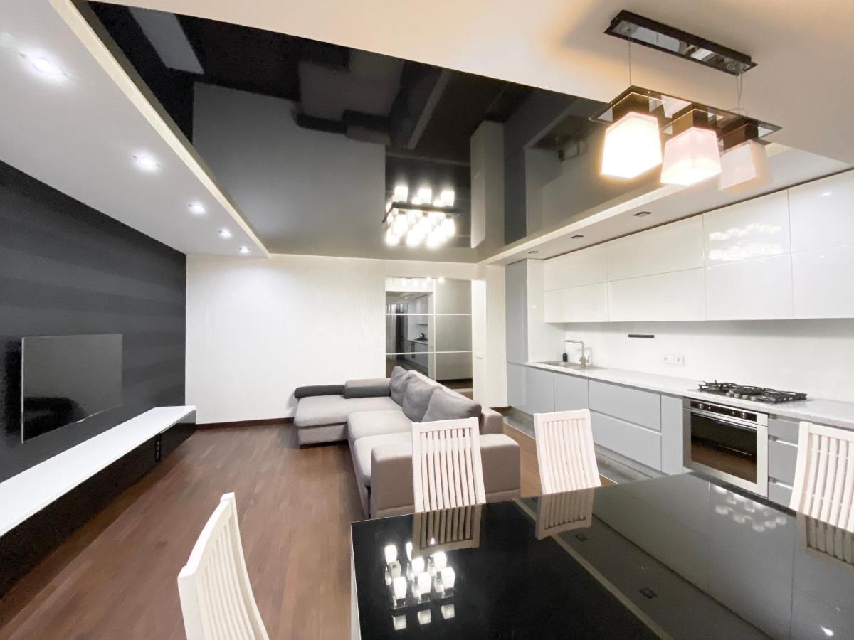 Luxury 2-Bedroom River View Днепър Екстериор снимка