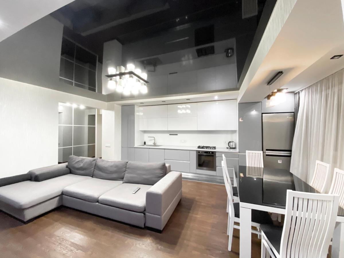 Luxury 2-Bedroom River View Днепър Екстериор снимка