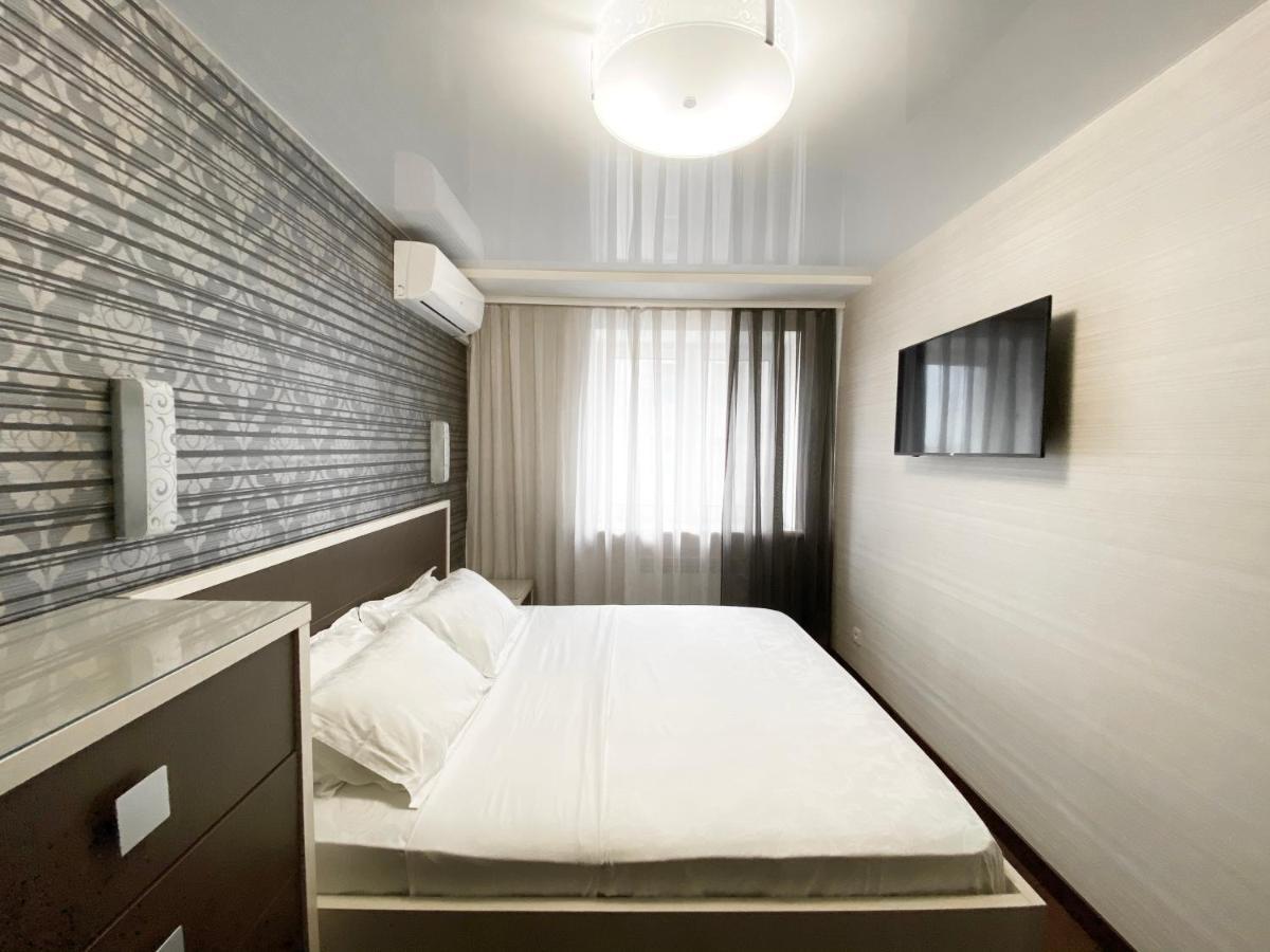 Luxury 2-Bedroom River View Днепър Екстериор снимка