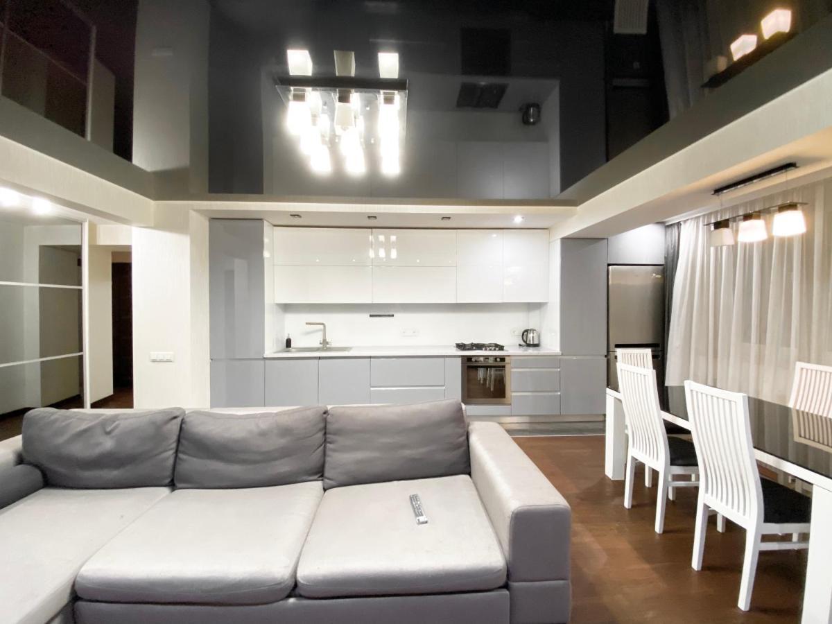 Luxury 2-Bedroom River View Днепър Екстериор снимка